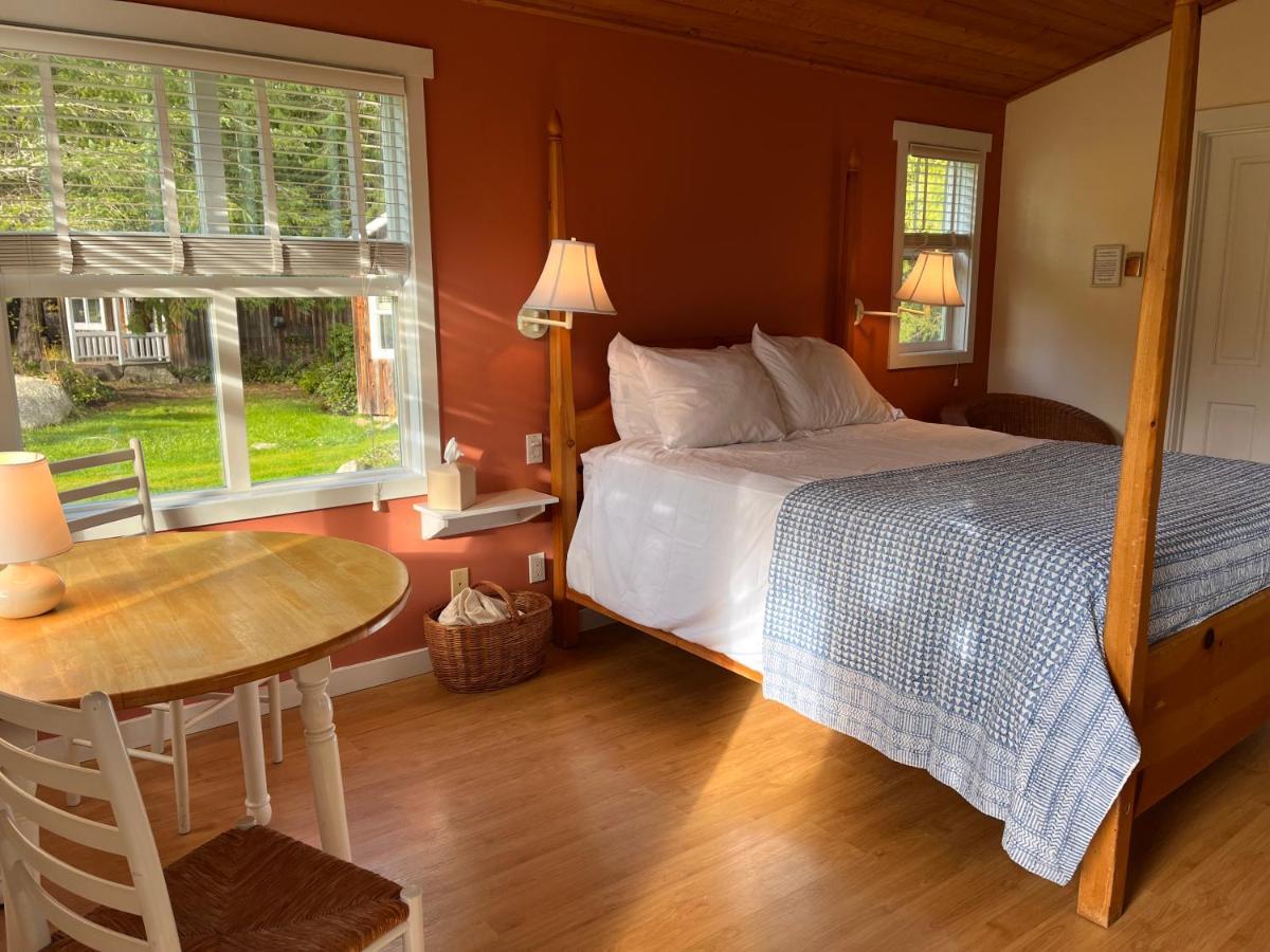 Lopez Farm & Tent Hotel