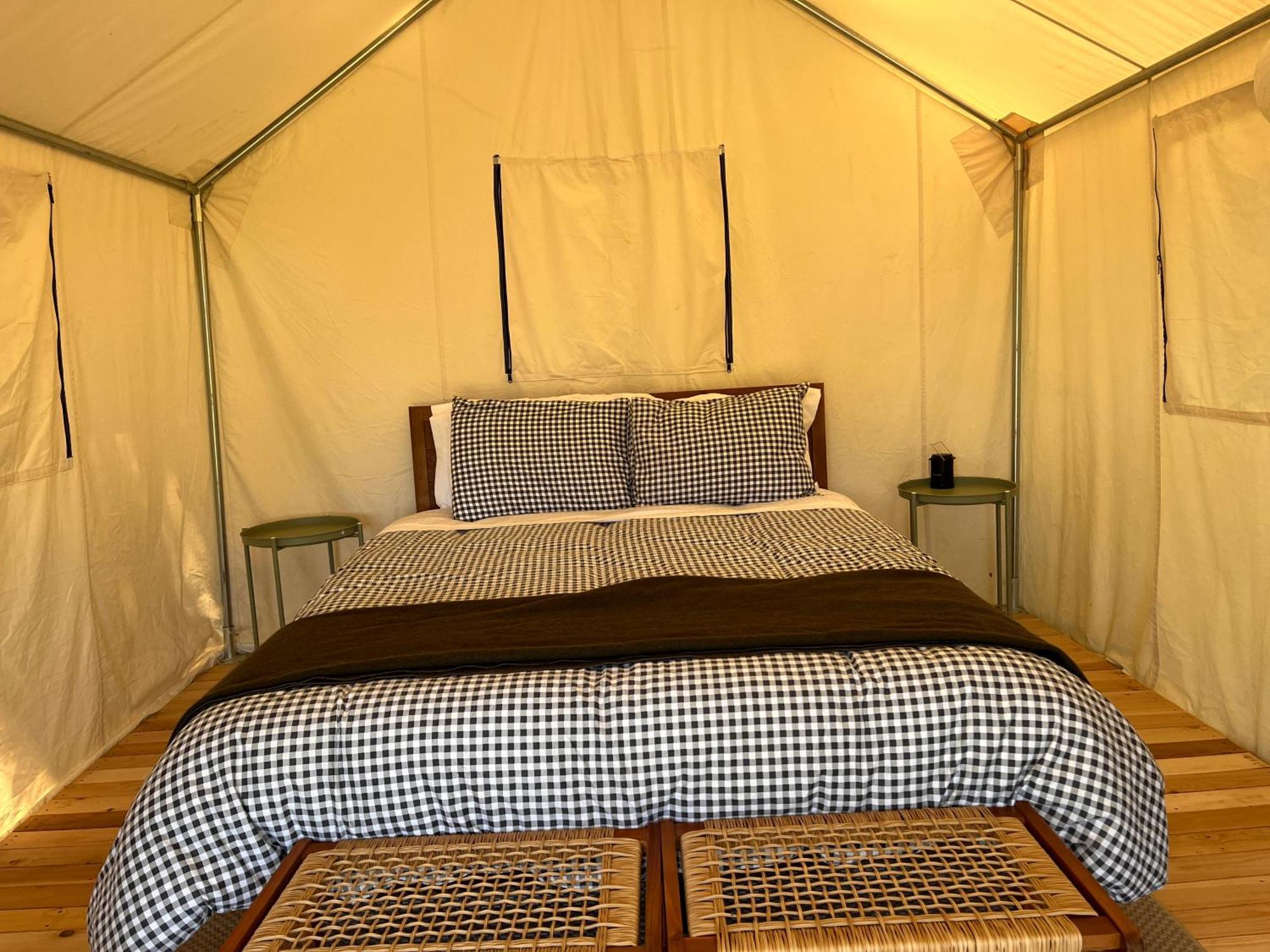 Lopez Farm & Tent Hotel